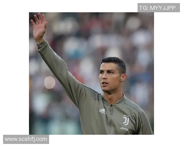 足球巨星亲临香港引发球迷热潮活动盛况空前