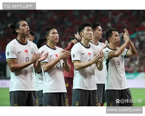 深圳足球队状态引发热议球迷对球队表现分歧明显 深圳足球队状态引发热议球迷对球队表现分歧明显